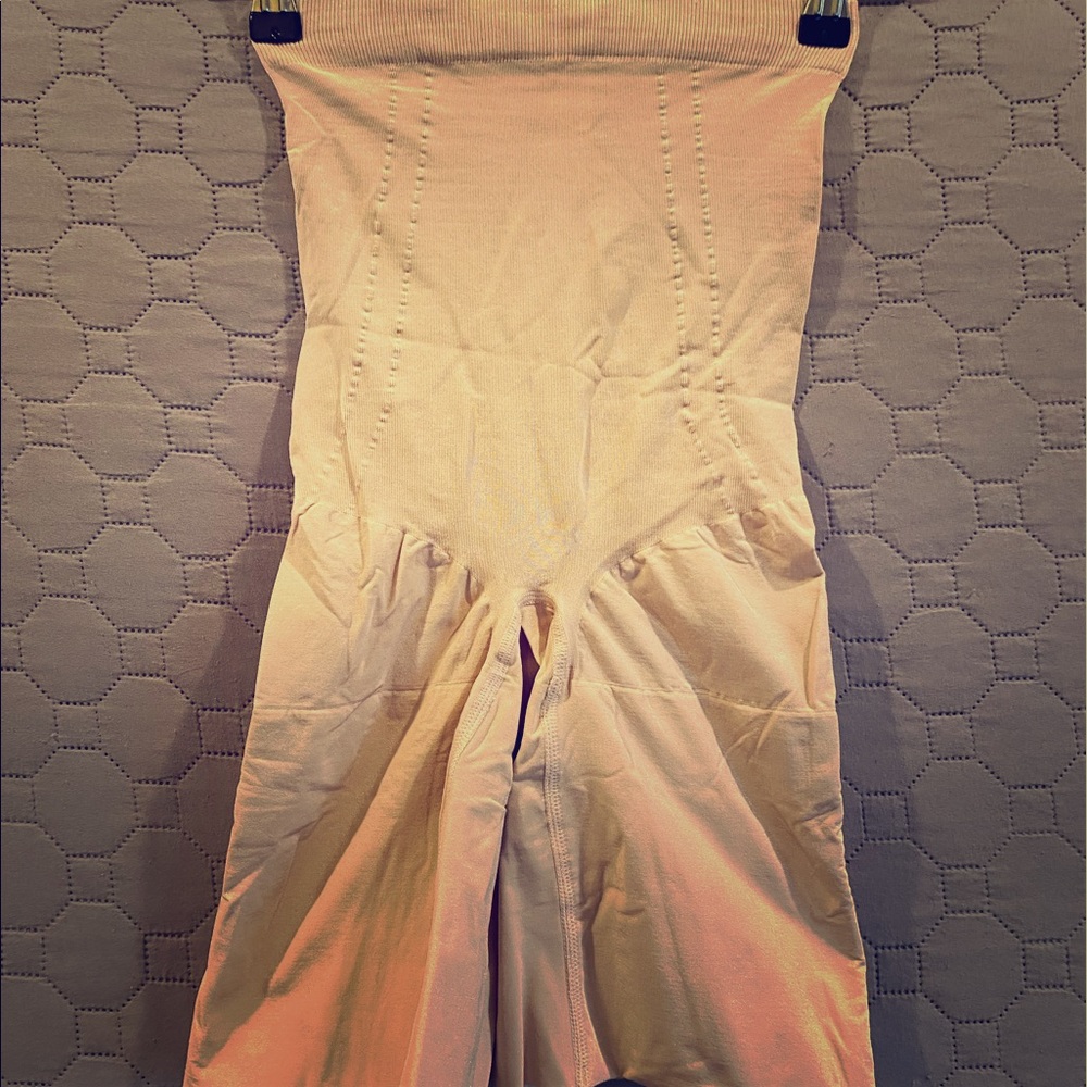 Curvees shapewear BRAND NEW Medium Nude